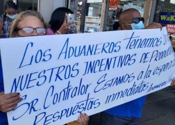 Funcionarios de Aduanas amenazan con irse a paro