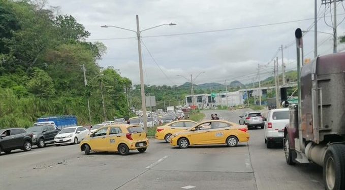 Hasta Julio se extiende el «par y non» para taxis