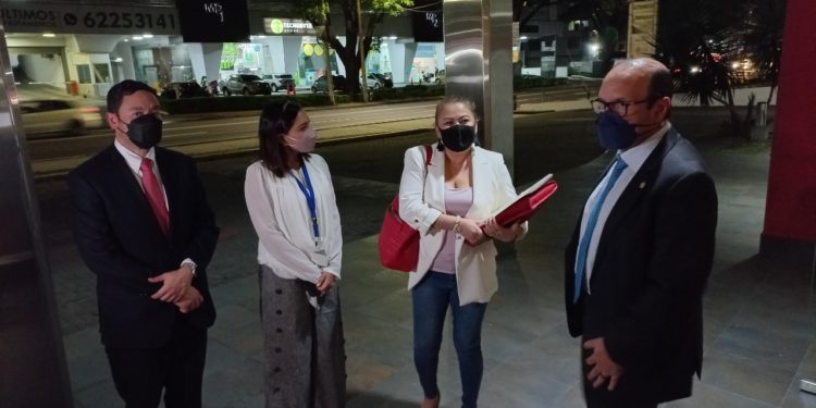 Presunta víctima de esterilización acudió a la Defensoría del Pueblo
