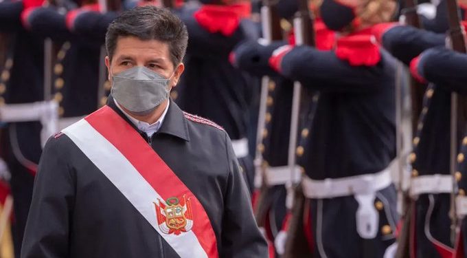 Pedro Castillo se queda como presidente de Perú 