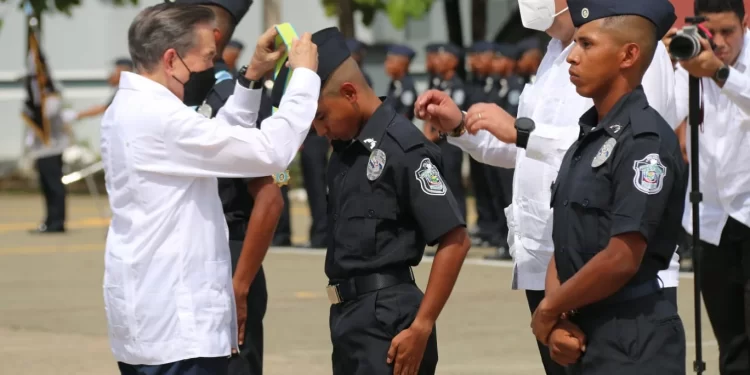 Juramenta a 502 nuevas unidades policiales