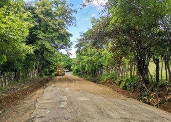 Realizan trabajos de parcheo en puntos críticos desde Viguí a Llano Ñopo