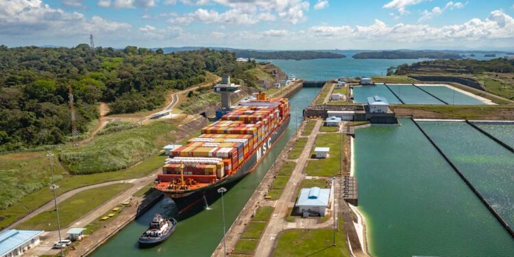 Fenómeno del Niño obliga al Canal de Panamá a anunciar nuevo calado