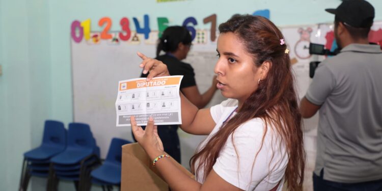Cierran mesas de votación de las  elecciones  primarias de Realizando Metas