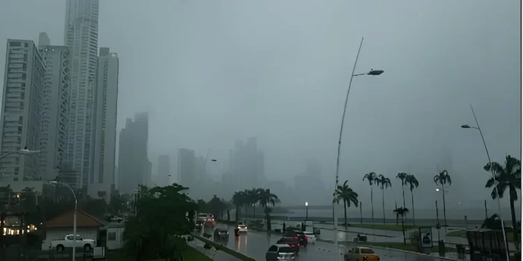 Emiten aviso de prevención por el paso de las Ondas Tropicales #15