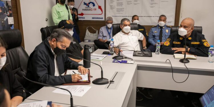 Presidente Cortizo encabeza reunión de coordinación en el Centro de Operación Nacional