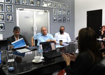 Ministro designado José Luis Andrade y el viceministro Iván De Ycaza en reunión de transición abordan proyectos APP